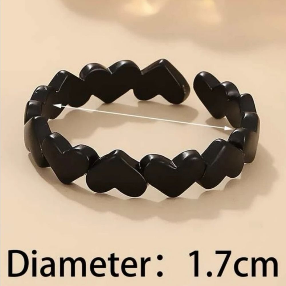 Black heart ring - Picture 2 of 2